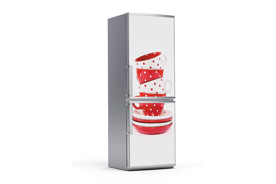 Υφασμάτινο αυτοκόλλητο ψυγείου που απεικονίζει τέσσερις κούπες με πιατάκια η μία μέσα στην άλλη σε κόκκινο και άσπρο χρώμα με αντίθετες βούλες. Είναι ανθεκτικό και κολλάει και ξεκολλάει εύκολα.Μπορείτε να μας ζητήσετε να εκτυπωθεί σε ότι διάσταση θέλετε. Το θέμα προσαρμόζεται ανάλογα στη διάσταση που θέλετε.Το παράδειγμα που παρουσιάζουμε στην απομονωμένη εικόνα του θέματος αφορά ψυγείο με διάσταση 75cm πλάτος x 200cm ύψος.