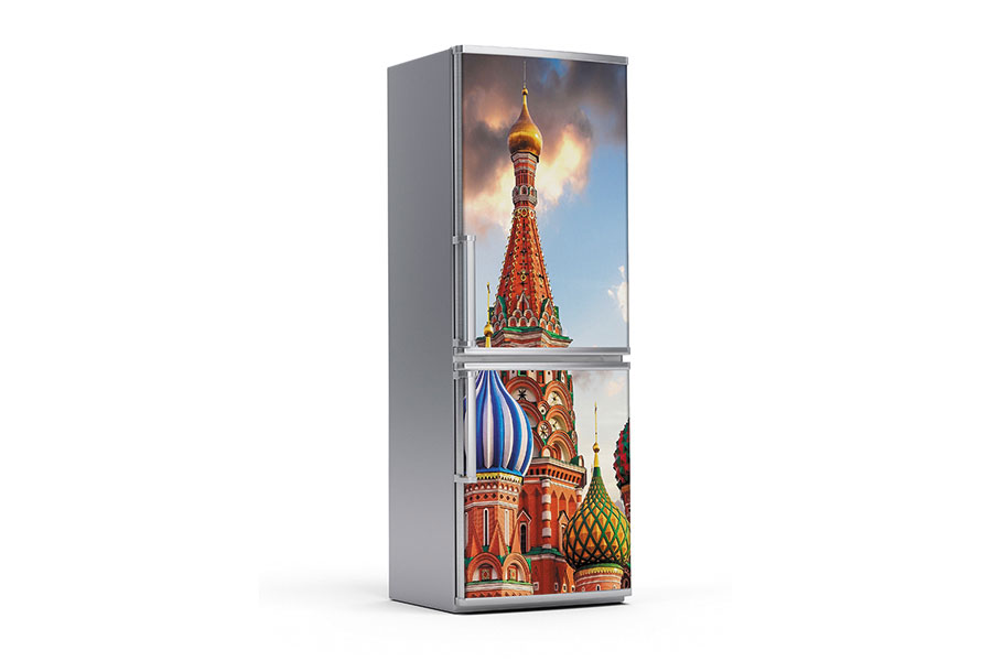 Υφασμάτινο αυτοκόλλητο ψυγείου που απεικονίζει τους πολύχρωμους τρούλους του καθεδρικού ναού του Αγίου Βασιλείου στην Κόκκινη πλατεία της Μόσχας.Είναι ανθεκτικό και κολλάει και ξεκολλάει εύκολα.Μπορείτε να μας ζητήσετε να εκτυπωθεί σε όποιες διαστάσεις θέλετε. Το θέμα προσαρμόζεται αναλογικά στις διαστάσεις που θέλετε.Το παράδειγμα που παρουσιάζουμε στην απομονωμένη εικόνα του θέματος αφορά ψυγείο με διαστάσεις 75cm πλάτος x 200cm ύψος.