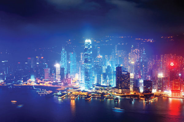 Προτάσεις για διακόσμησηΟ πίνακας σε καμβά ACMC-118 με την καλαίσθητη απεικόνιση πόλεων και αρχιτεκτονικών στοιχείων είναι ιδανικός για να προσδώσει μια σύγχρονη αισθητική στο χώρο σας. Με την αρμονική ισορροπία χρώματος και σχήματος, μπορεί να ενσωματωθεί άψογα σε ένα μοντέρνο διακοσμητικό περιβάλλον, ενώ παράλληλα λειτουργεί εξαιρετικά σε έναν μινιμαλιστικό χώρο, όπου η απλότητα της αστικής αρχιτεκτονικής αναδεικνύεται πλήρως. Σε ένα κλασικό σαλόνι, ο πίνακας αυτός προσθέτει μια δυναμική αντίθεση, προσφέροντας μια σύγχρονη πινελιά που μπορεί να ανανεώσει την ατμόσφαιρα με στίλπνο και εκλεπτυσμένο τρόπο.Λίγα λόγια για τον πίνακαΟ πίνακας ACMC-118 είναι μια φωτογραφία εκτυπωμένη σε καμβά, που αποτυπώνει την εντυπωσιακή σχέση του αστικού τοπίου με την αρχιτεκτονική. Με μια γκάμα από βαθιά και ζωντανά χρώματα, η φωτογραφία αναδεικνύει τις σκιές και τα φώτα της πόλης. Η τεχνολογία εκτύπωσης σε καμβά αποτυπώνει τη ζωντάνια και την ένταση του αντικειμένου, δίνοντας μια αίσθηση τρισδιάστατου βάθους και υφής. Η πινελιές που δημιουργούνται από τη φωτογραφία και η υψηλή ανάλυση τονίζουν τα δομικά στοιχεία και τα αρχιτεκτονικά χαρακτηριστικά με μοναδικό τρόπο.Ο πίνακας αποπνέει έναν αέρα κοσμοπολιτισμού και σύγχρονης ποίησης, δημιουργώντας μια αίσθηση περιπέτειας και ανακάλυψης. Διηγείται την ιστορία της πόλης που ποτέ δεν κοιμάται, της πόλης που συνεχώς αναπνέει και ζει. Με την αναπαράσταση αυτή, ο θεατής καλείται να αναλογιστεί την αδιάκοπη κίνηση και την ενέργεια που κυριαρχούν σε μία μεγάλη πόλη, προσφέροντάς του μία αίσθηση σύνδεσης με την παγκόσμια κοινότητα.Ψηφιακή εκτύπωση σε καμβά. Ο καμβάς είναι υψηλής ποιότητας, ειδικός για ψηφιακή εκτύπωση που αναδεικνύει τα χρώματα. Είναι ιδανικός για διακόσμηση εσωτερικών χώρων. Παραλαμβάνετε τον πίνακα με την ψηφιακή εκτύπωση καμβά, τελαρωμένο σε τελάρο από ανθεκτικό ξύλο 2εκ, στη διάσταση που θέλετε.