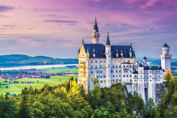 Προτάσεις για διακόσμησηΟ πίνακας σε καμβά CAS-095, με την υποβλητική απεικόνιση Πόλεων και Αρχιτεκτονικής, μπορεί να αποτελέσει ένα εντυπωσιακό σημείο εστίασης σε έναν χώρο. Σε ένα κλασικό στυλ διακόσμησης, μπορεί να τοποθετηθεί σε μια μεγάλης έκτασης μέχρι τέχνης βιβλιοθήκη, προσφέροντας έναν αέρα πολυτελείας. Για τους λάτρεις του μοντέρνου σχεδιασμού, τοποθετήστε τον σε έναν χώρο με γεωμετρικές γραμμές και ουδέτερες αποχρώσεις για να λειτουργήσει ως statement piece. Επίσης, σε μινιμαλιστικό περιβάλλον, ο παραπάνω πίνακας μπορεί να προσφέρει την απαραίτητη ισορροπία μεταξύ απλότητας και καλλιτεχνικής έκφρασης.Λίγα λόγια για τον πίνακαΟ συγκεκριμένος πίνακας σε καμβά ανήκει στη θεματική κατηγορία Πόλεις και Αρχιτεκτονική, αποτυπώνοντας την πολυπλοκότητα και την μεγαλοπρέπεια των ανθρώπινων κατασκευών. Χρησιμοποιεί μια παλέτα ουδέτερων χρωμάτων, με σκιές και φωτισμούς που προσδίδουν βάθος και υφή, ενισχύοντας την τρισδιάστατη μορφή των αρχιτεκτονημάτων. Το χαρακτηριστικό παιχνίδισμα του φωτός και της σκιάς δημιουργεί μια ισχυρή αντίθεση, προσθέτοντας δραματικότητα και ένταση στην όλη σύνθεση.Ο πίνακας δημιουργεί αίσθηση ηρεμίας και νοσταλγίας, υποδηλώνοντας το μεγαλείο και την αθανασία των πόλεων με τη μακρά τους ιστορία. Μεταφέρει μια βαθιά αίσθηση τρυφερότητας και υπεροχής, προσφέροντας στον θεατή την ευκαιρία να χαθεί στα μονοπάτια των αρχιτεκτονικών θαυμάτων. Δημιουργεί μια ατμόσφαιρα εξερεύνησης και θαυμασμού, ενώ η αλληλεπίδραση του φωτός επιτρέπει τη δημιουργική ερμηνεία του θεατή.Ψηφιακή εκτύπωση σε καμβά. Ο καμβάς είναι υψηλής ποιότητας, ειδικός για ψηφιακή εκτύπωση που αναδεικνύει τα χρώματα. Είναι ιδανικός για διακόσμηση εσωτερικών χώρων. Παραλαμβάνετε τον πίνακα με την ψηφιακή εκτύπωση καμβά, τελαρωμένο σε τελάρο από ανθεκτικό ξύλο 2εκ, στη διάσταση που θέλετε.