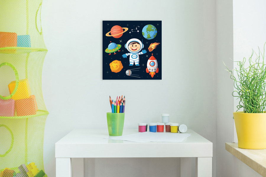 Πίνακας σε καμβά για παιδικό δωμάτιο, με ζωηρά χρώματα και παιδικά θέματα, σε αφηρημένο και μοντέρνο στυλ διακόσμησης.