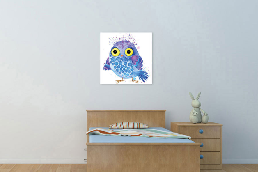 Πίνακας σε καμβά για παιδικό δωμάτιο, με ζωηρά χρώματα και παιδικά θέματα, σε μοντέρνο στυλ διακόσμησης.