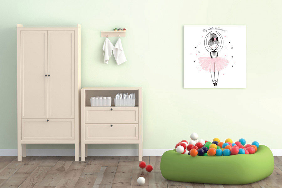 Πίνακας σε καμβά για παιδικό δωμάτιο, με παιχνιδιάρικο σχέδιο, σε ρεαλιστικό στυλ και μοντέρνα διακόσμηση.