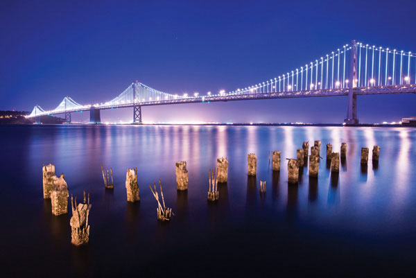 Προτάσεις για διακόσμησηΟ πίνακας σε καμβά CIE-005 είναι μια θεσπέσια επιλογή για το σπίτι ή το γραφείο σας. Λόγω της λεπτομέρειας στην απεικόνιση πόλεων και αρχιτεκτονικών στοιχείων, μπορεί να ενσωματωθεί άψογα σε διαφορετικά είδη διακόσμησης. Σε έναν μοντέρνο χώρο, οι ουδέτερες και αστικές αποχρώσεις του πίνακα προσδίδουν καλλιτεχνική διάσταση και αναδεικνύουν τη σύγχρονη αισθητική του. Σε πιο κλασικούς χώρους, αυτός ο πίνακας λειτουργεί ως πηγή αντίθεσης, ενώ στον μινιμαλιστικό σχεδιασμό ενσωματώνεται με την κομψότητά του, αναδεικνύοντας τις καθαρές γραμμές και το απλό στυλ.Λίγα λόγια για τον πίνακαΗ φωτογραφία CIE-005 απεικονίζει την κομψότητα και την πολυπλοκότητα των πόλεων μέσω της τέχνης της ψηφιακής αναπαράστασης. Η επιλογή των σκούρων και φωτεινών τόνων δημιουργεί μια αίσθηση ισορροπίας, ενώ οι καθαρές, σαφείς γραμμές αντανακλούν την οργάνωση και τη δομή των αστικών τοπίων. Οι λεπτομέρειες στην αρχιτεκτονική παρουσιάζονται με τέτοια ακρίβεια που σχεδόν μεταφέρουν τον θεατή στους δρόμους της πόλης, κάνοντας την φωτογραφία ιδανική για όσους αγαπούν την πολυπλοκότητα των αστικών σημείων.Αυτός ο πίνακας δημιουργεί μια αίσθηση περιπέτειας και ανακάλυψης, σαν να προσκαλεί τον θεατή να περιπλανηθεί σε άγνωστα στενά και λεωφόρους. Η φωτογραφία εστιάζει στην αλληλεπίδραση φωτός και σκιάς, δημιουργώντας μια ατμόσφαιρα μυστηρίου και προσδοκίας. Προκαλεί τον θεατή να αναρωτηθεί για τις ιστορίες που κρύβουν τα κτίρια και οι δρόμοι που απεικονίζονται, κάνοντάς τον να νιώσει σαν να είναι μέρος του τοπίου. Ψηφιακή εκτύπωση σε καμβά. Ο καμβάς είναι υψηλής ποιότητας, ειδικός για ψηφιακή εκτύπωση που αναδεικνύει τα χρώματα. Είναι ιδανικός για διακόσμηση εσωτερικών χώρων. Παραλαμβάνετε τον πίνακα με την ψηφιακή εκτύπωση καμβά, τελαρωμένο σε τελάρο από ανθεκτικό ξύλο 2εκ, στη διάσταση που θέλετε.