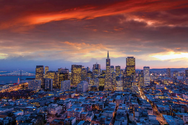 Προτάσεις για διακόσμησηΟ πίνακας σε καμβά CIE-135 προσφέρει μια μαγευτική απεικόνιση αστικού τοπίου, ιδανική για τη διακόσμηση μοντέρνων χώρων με καθαρές γραμμές. Η αστική θεματική του προσθέτει κομψότητα και ρεαλισμό σε ένα μινιμαλιστικό περιβάλλον, ενώ στις κλασικές διακοσμήσεις μπορεί να δώσει μια σύγχρονη αντιπαραβολή που ενισχύει την οπτική ενδιαφέροντος. Συνδυάζοντας αρχιτεκτονική ακρίβεια και σύνθετες λεπτομέρειες, μπορεί να τοποθετηθεί σε καθιστικά, γραφεία ή κοινόχρηστους χώρους, όπου επιθυμούμε να καθιερώσουμε μια αίσθηση κοσμοπολίτικης ζωντάνιας.Λίγα λόγια για τον πίνακαΑυτός ο πίνακας σε καμβά αναδεικνύει τη δυναμική και την ομορφιά των πόλεων, παίζοντας με τη φως και σκιά για να μεταφέρει την παλλόμενη ενέργεια των αστικών τοπίων. Η ιστορική και καλλιτεχνική αναφορά υπογραμμίζει την εξέλιξη των πόλεων από παραδοσιακές σε μοντέρνες, ενώ η φωτογραφική τεχνική επιτυγχάνει υψηλή ανάλυση και ευκρίνεια. Τα χρώματα είναι έντονα και καθαρά, με πινελιές του λευκού και του γκρι να εξισορροπούν τους ζεστούς τόνους, εναρμονίζοντας το συνολικό αποτέλεσμα με κομψότητα.Ο πίνακας δημιουργεί μια έντονη αίσθηση σύνδεσης με τον θεατή, προκαλώντας σκέψεις σχετικά με τη ζωή στις μεγάλες πόλεις και την καθημερινή βουή που την συντροφεύει. Η λεπτομερής απεικόνιση των αρχιτεκτονικών δομών μεταφέρει μια βαθιά αίσθηση αθανασίας των ανθρώπινων δημιουργημάτων και του χρόνου που περνάει. Ο θεατής μπορεί να βρίσκει παρηγοριά στη σταθερότητα και την ομορφιά της αστικής τοπογραφίας, υπενθυμίζοντας την ανθεκτικότητα και το μεγαλείο των ανθρώπινων επιτευγμάτων.Ψηφιακή εκτύπωση σε καμβά. Ο καμβάς είναι υψηλής ποιότητας, ειδικός για ψηφιακή εκτύπωση που αναδεικνύει τα χρώματα. Είναι ιδανικός για διακόσμηση εσωτερικών χώρων. Παραλαμβάνετε τον πίνακα με την ψηφιακή εκτύπωση καμβά, τελαρωμένο σε τελάρο από ανθεκτικό ξύλο 2εκ, στη διάσταση που θέλετε.