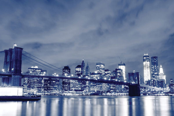 Προτάσεις για διακόσμησηΟ πίνακας σε καμβά CIE-139 αποτελείμια εξαιρετική επιλογή για όσους επιθυμούν να προσθέσουν μια αίσθηση αστικής κομψότητας στον χώρο τους. Οι λεπτομέρειες της αρχιτεκτονικής αναδεικνύουν μια αίσθηση μεγαλείου, καθιστώντας τον ιδανικό για έναν μοντέρνο χώρο διαβίωσης ή γραφείου. Το ασπρόμαυρο χρώμα του πίνακα, με τις διαχρονικές του αποχρώσεις, μπορεί να ενσωματωθεί άψογα σε έναν κλασικό ή μινιμαλιστικό διακοσμητικό χώρο, προσδίδοντας μια διακριτική αλλά ταυτόχρονα δυναμική παρουσία. Αυτή η δημιουργία προσφέρει τη δυνατότητα να λειτουργήσει τόσο ως κεντρικό στοιχείο διακόσμησης, όσο και ως συμπληρωματικό στοιχείο που δένει αρμονικά με τις υπόλοιπες επιλογές σας.Λίγα λόγια για τον πίνακαΟ πίνακας αυτός ανήκει στην κατηγορία της φωτογραφίας, παρουσιάζοντας την πόλη με μία σύγχρονη, λιτή ματιά. Η φωτογραφία προβάλει παράλληλη προοπτική, όπου αρχιτεκτονικά στοιχεία κυριαρχούν, υπογραμμίζοντας τη σημασία των ανθρώπινων κατασκευών στην καθημερινή ζωή. Το αυστηρό ασπρόμαυρο προσδίδει μια διαχρονικότητα και εστίαση, επιτρέποντας στον θεατή να παρατηρήσει κάθε μικρή λεπτομέρεια, χωρίς να αποσπάται από πολύχρωμες αποχρώσεις.Η φωτογραφία CIE-139 δημιουργεί μια αίσθηση σταθερότητας και ηρεμίας μέσα από την ομαλή αντιπαραβολή του φωτός και της σκιάς. Υπάρχει μια αυξημένη σύνδεση του θεατή με το πλάνο, προκαλώντας σκέψεις σχετικά με την πορεία της καθημερινής ζωής στις πόλεις και την επίδραση της αρχιτεκτονικής στον τρόπο που βιώνουμε το αστικό περιβάλλον. Ο πίνακας μεταφέρει μια βαθιά αίσθηση του ταξιδιού και της εξέλιξης, καλώντας τον θεατή να αναγνωρίσει τη δική του θέση σε αυτό το συνεχώς μεταβαλλόμενο τοπίο.Ψηφιακή εκτύπωση σε καμβά. Ο καμβάς είναι υψηλής ποιότητας, ειδικός για ψηφιακή εκτύπωση που αναδεικνύει τα χρώματα. Είναι ιδανικός για διακόσμηση εσωτερικών χώρων. Παραλαμβάνετε τον πίνακα με την ψηφιακή εκτύπωση καμβά, τελαρωμένο σε τελάρο από ανθεκτικό ξύλο 2εκ, στη διάσταση που θέλετε.