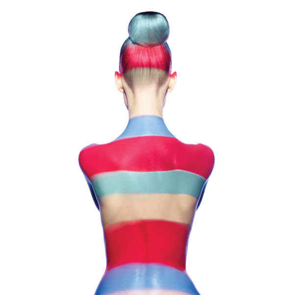 Προτάσεις για διακόσμησηΟ πίνακας σε καμβά FASC-179 προσθέτει έναν τόνο κομψότητας και σύγχρονης αισθητικής σε κάθε χώρο. Ιδανικός για μοντέρνο και μινιμαλιστικό στυλ διακόσμησης, αυτός ο πίνακας μπορεί να ενσωματωθεί εύκολα σε χώρους με ουδέτερες αποχρώσεις, προσδίδοντας μία ενδιαφέρουσα καλλιτεχνική προσθήκη. Σε ένα κλασικό περιβάλλον, μπορεί να λειτουργήσει ως εμβληματική δήλωση που προσφέρει έναν αέρα φινέτσας και σύγχρονης μόδας.Λίγα λόγια για τον πίνακαΟ κωδικός 84020 αντιστοιχεί σε έναν πίνακα που φέρνει μαζί του το μυστήριο και τον δυναμισμό του σύγχρονου κόσμου της μόδας. Δημιουργημένος με ψηφιακή εκτύπωση σε καμβά, αναδεικνύει την κομψότητα των γραμμών και την πινελιά της τεχνικής ακρίβειας που αγκαλιάζει την έννοια του γκλάμουρ. Η προσέγγιση αυτή προσδίδει έναν σαφή συμβολισμό, που αντλεί έμπνευση από την αέναη σχέσης του ανθρώπου με τη μόδα και την αισθητική. Το παιχνίδι με το φως και τις σκιάσεις δημιουργεί μία τρισδιάστατη απεικόνιση, τονίζοντας την πολυτέλεια και τον αέρα μυστηρίου που αποπνέει το έργο.Ο πίνακας σε καμβά FASC-179 δημιουργεί μια εντυπωσιακή αίσθηση άνεσης και μοντερνισμού. Αυτή η δημιουργία ενσωματώνει μια λεπτή ισορροπία αφαίρεσης και ρεαλισμού, μεταφέροντας τον θεατή σε έναν κόσμο όπου η μόδα συναντά τη σύγχρονη τέχνη. Τα συναισθήματα που προκαλούνται είναι έντονα και πρωτότυπα, καθιστώντας τον πίνακα ιδανικό εργαλείο για όσους επιθυμούν να εμπνεύσουν και να εντυπωσιάσουν. Η χρήση των χρωμάτων και των υφών συγκεντρώνει την προσοχή, καλώντας τον παρατηρητή να διερευνήσει βαθύτερα τις στιλιστικές γραμμές και τις μορφές που συνθέτουν το έργο.Ψηφιακή εκτύπωση σε καμβά. Ο καμβάς είναι υψηλής ποιότητας, ειδικός για ψηφιακή εκτύπωση που αναδεικνύει τα χρώματα. Είναι ιδανικός για διακόσμηση εσωτερικών χώρων. Παραλαμβάνετε τον πίνακα με την ψηφιακή εκτύπωση καμβά, τελαρωμένο σε τελάρο από ανθεκτικό ξύλο 2εκ, στη διάσταση που θέλετε.