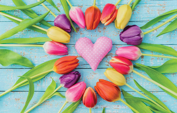 Προτάσεις για διακόσμησηΟ εκπληκτικός πίνακας σε καμβά FLOZ-298 μπορεί να αποτελέσει ένα κομψό κομμάτι για οποιοδήποτε εσωτερικό χώρο. Με τα λουλούδια να κυριαρχούν στη σύνθεση, είναι ιδανικός για κλασικούς χώρους όπου η φυσική ομορφιά αναδεικνύεται μέσα από τη διακόσμηση. Επίσης, το minimal στυλ του τον καθιστά κατάλληλο για πιο μοντέρνες και μινιμαλιστικές διακοσμήσεις, ιδανικό για την ενίσχυση της ατμόσφαιρας χωρίς να αφαιρεί από την καθαρότητα του χώρου. Οι απαλές αποχρώσεις μπορούν να συμπληρώσουν παλέτες θερμών ή ψυχρών τόνων, προσφέροντας πάντα μια αίσθηση φρεσκάδας και ανανέωσης.Λίγα λόγια για τον πίνακαΟ πίνακας FLOZ-298 είναι ένα δημιούργημα που παντρεύει την καλλιτεχνική έκφραση με την τεχνική αρτιότητα. Οι ομαλές γραμμές και οι απαλές πινελιές που χρησιμοποιούνται εδώ δημιουργούν μια σύνθεση που παραπέμπει στον τρυφερό και ευγενή χαρακτήρα της φύσης. Η τεχνική λεπτότητα αντανακλά την αρμονία των χρωμάτων, προσδίδοντας στο έργο μια μοναδική ισορροπία και διακριτικότητα. Το θέμα των λουλουδιών προσφέρει μια αίσθηση ανανέωσης και φυσικής αρμονίας, που μπορεί να λειτουργήσει ως σύμβολο της ζωτικότητας και της άνθισης.Ο πίνακας σε καμβά FLOZ-298 δημιουργεί μια αίσθηση γαλήνης και εσωτερικής ηρεμίας. Η αβίαστη κίνηση των λουλουδιών και η απαλή χρωματική αντίθεση αξιοποιούν τη φυσική φωτεινότητα, εισάγοντας τον θεατή σε έναν κόσμο γεμάτο λεπτές και τρυφερές αποχρώσεις. Αυτή η καλλιτεχνική απεικόνιση προκαλεί μια αίσθηση φρεσκάδας, συγκίνησης και αισιοδοξίας, αγγίζοντας βαθιά τις σκέψεις και τα συναισθήματα του παρατηρητή.Ψηφιακή εκτύπωση σε καμβά. Ο καμβάς είναι υψηλής ποιότητας, ειδικός για ψηφιακή εκτύπωση που αναδεικνύει τα χρώματα. Είναι ιδανικός για διακόσμηση εσωτερικών χώρων. Παραλαμβάνετε τον πίνακα με την ψηφιακή εκτύπωση καμβά, τελαρωμένο σε τελάρο από ανθεκτικό ξύλο 2εκ, στη διάσταση που θέλετε.