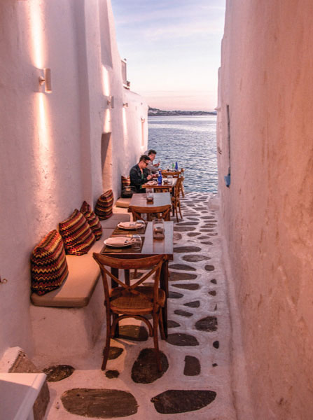 ADM-024 Ψηφιακή εκτύπωση σε καμβά. Ο καμβάς είναι υψηλής ποιότητας, ειδικός για ψηφιακή εκτύπωση που αναδεικνύει τα χρώματα. Είναι ιδανικός για διακόσμηση εσωτερικών χώρων.Παραλαμβάνετε τον πίνακα με την ψηφιακή εκτύπωση καμβά, τελαρωμένο σε τελάρο από ανθεκτικό ξύλο, στη διάσταση που θέλετε.