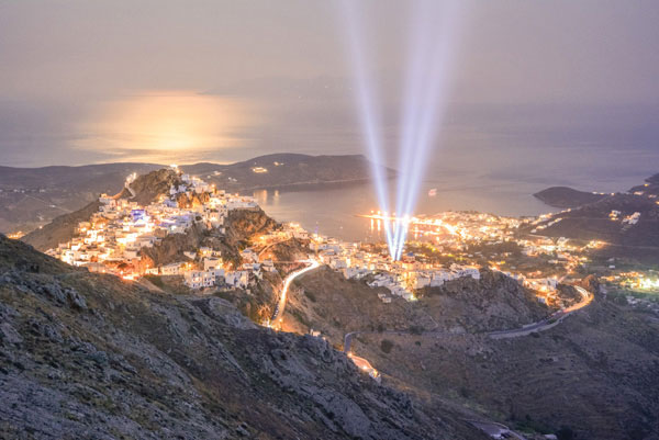 ADM-053 Ψηφιακή εκτύπωση σε καμβά. Ο καμβάς είναι υψηλής ποιότητας, ειδικός για ψηφιακή εκτύπωση που αναδεικνύει τα χρώματα. Είναι ιδανικός για διακόσμηση εσωτερικών χώρων.Παραλαμβάνετε τον πίνακα με την ψηφιακή εκτύπωση καμβά, τελαρωμένο σε τελάρο από ανθεκτικό ξύλο, στη διάσταση που θέλετε.