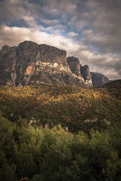 ADM-059 Ψηφιακή εκτύπωση σε καμβά. Ο καμβάς είναι υψηλής ποιότητας, ειδικός για ψηφιακή εκτύπωση που αναδεικνύει τα χρώματα. Είναι ιδανικός για διακόσμηση εσωτερικών χώρων.Παραλαμβάνετε τον πίνακα με την ψηφιακή εκτύπωση καμβά, τελαρωμένο σε τελάρο από ανθεκτικό ξύλο, στη διάσταση που θέλετε.