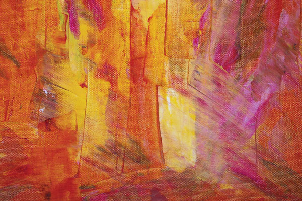 Προτάσεις για διακόσμησηΟ πίνακας σε καμβά PAIC-206 είναι μια ευέλικτη επιλογή για διακόσμηση, καθώς μπορεί να εναρμονιστεί με διάφορα στυλ εσωτερικής διακόσμησης. Σε έναν κλασικό χώρο, οι απαλοί τόνοι και οι αρμονικές γραμμές του πίνακα μπορούν να προσθέσουν μια νότα κομψότητας και γαλήνης. Στον αντίποδα, σε έναν μοντέρνο χώρο ο πίνακας μπορεί να λειτουργήσει ως κεντρικό στοιχείο, δημιουργώντας έναν διάλογο με άλλες σύγχρονες διακοσμητικές πινελιές. Εάν τοποθετηθεί σε έναν μινιμαλιστικό εσωτερικό χώρο, η απλότητα της σύνθεσής του μπορεί να αναδειχθεί, δίνοντας έμφαση στις λεπτομέρειες και δημιουργώντας μια βαθιά αίσθηση ηρεμίας.Λίγα λόγια για τον πίνακαΗ τεχνική που χρησιμοποιείται σε αυτόν τον πίνακα είναι χαρακτηριστική της αφηρημένης ζωγραφικής, με ελεύθερες πινελιές και εκφραστικά σχήματα που οδηγούν τον θεατή σε μια ενδοσκοπική διάθεση. Τα χρώματα κυμαίνονται από τις γήινες αποχρώσεις έως τις πιο φωτεινές, συμβάλλοντας στη δημιουργία ενός συνεκτικού αλλά και αντιθετικού αποτελέσματος. Η υφή προσθέτει ενδιαφέρον και βάθος, και ταυτόχρονα το έργο αντλεί από σύγχρονες καλλιτεχνικές ρεύσεις, ενώ διατηρεί τη διαχρονικότητά του.Ο πίνακας δημιουργεί αίσθηση ηρεμίας και στοχασμού, προσφέροντας στον θεατή την ευκαιρία να ανακαλύψει διαφορετικές διαστάσεις και συναισθήματα με κάθε ματιά. Οι χαλαρωτικές γραμμές και οι απαλοί συνδυασμοί χρωμάτων προσκαλούν σε μια ήσυχη παρατήρηση, ενώ παράλληλα λειτουργούν ως ένα συναισθηματικό καταφύγιο. Καθώς ο θεατής εξετάζει τον πίνακα, μεταφέρεται σε έναν κόσμο σκέψεων και εσωτερικής ισορροπίας.Ψηφιακή εκτύπωση σε καμβά. Ο καμβάς είναι υψηλής ποιότητας, ειδικός για ψηφιακή εκτύπωση που αναδεικνύει τα χρώματα. Είναι ιδανικός για διακόσμηση εσωτερικών χώρων. Παραλαμβάνετε τον πίνακα με την ψηφιακή εκτύπωση καμβά, τελαρωμένο σε τελάρο από ανθεκτικό ξύλο 2εκ, στη διάσταση που θέλετε.