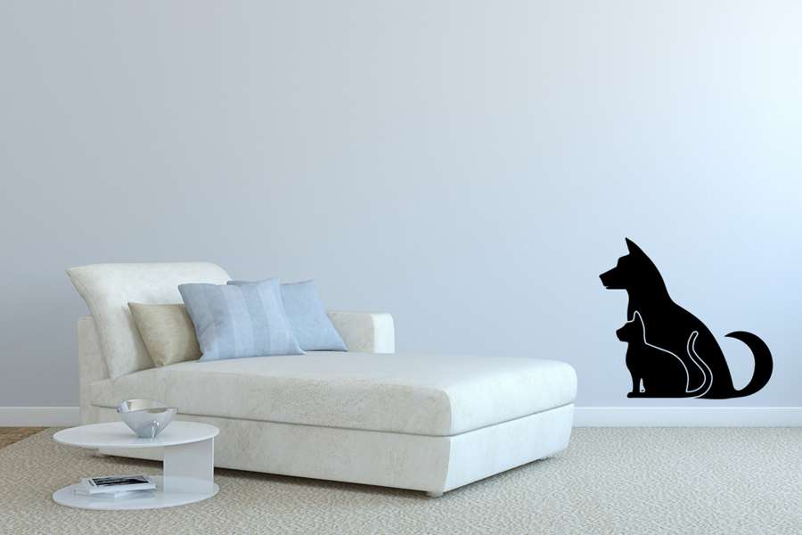 Αυτοκόλλητο τοίχου από βινύλιο που απεικονίζει τη σιλουέτα ενός σκύλου και μιας γάτας.Είναι ανθεκτικό και κολλάει και ξεκολλάει εύκολα.Μπορείτε να μας ζητήσετε να εκτυπωθεί σε ότι διάσταση και χρώμα θέλετε. 