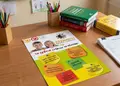 Flyer με ζωντανά χρώματα και καθαρή διάταξη, ιδανικός για προώθηση υπηρεσιών και εκδηλώσεων.