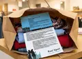 Flyer για προώθηση προσφορών με έντονα χρώματα και καθαρές γραμματοσειρές, ιδανικό για εκπτώσεις και εταιρικές ενημερώσεις.