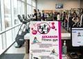 Flyer για προώθηση προσφορών, ζωηρή παλέτα χρωμάτων και σύγχρονες γραμματοσειρές.