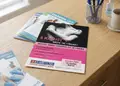 Flyer επαγγελματικής εκτύπωσης με ζωντανά χρώματα, προσεγμένη διάταξη και καθαρές γραμματοσειρές για προώθηση υπηρεσιών.