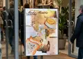Flyer με ζωντανά μπλε και κίτρινα χρώματα, ιδανικός για προώθηση προσφορών και νέων προϊόντων, οπτικά ελκυστικός.