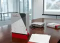 Επαγγελματικός φάκελος με έντονα χρώματα για οργανωμένες παρουσιάσεις