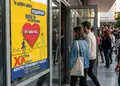 Αφίσα με ζωντανά χρώματα και μοντέρνα γραμματοσειρά, ιδανική για διαφήμιση εκδηλώσεων και προϊόντων.