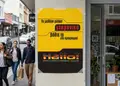 Αφίσα με έντονες χρωματικές αποχρώσεις, συμμετρική διάταξη και γραφικά, ιδανική για διαφήμιση και προώθηση προϊόντων.