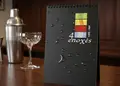 Κατάλογος café με μοντέρνο σχεδιασμό, ζωντανά χρώματα και ευανάγνωστη τυπογραφία, ιδανικός για παρουσίαση μενού.