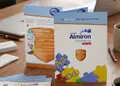 Πολύπτυχο διαφημιστικό έντυπο με ζωντανά χρώματα και καλαίσθητα γραφικά, ιδανικό για προώθηση προϊόντων και υπηρεσιών.
