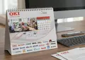 Επιτραπέζιο τρίγωνο ημερολόγιο με μεταλλικό σπιράλ και έγχρωμες σελίδες