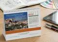 Επιτραπέζιο ημερολόγιο σπιράλ για το 2027 σε γραφείο