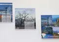 Επιτραπέζιο ημερολόγιο σε ακρυλική θήκη με επαγγελματική εμφάνιση.