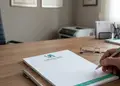 Συνταγολόγιο γιατρών με λευκό και μπλε σχέδιο, καθαρές γραμματοσειρές και χώρους για καταγραφή συνταγών.
