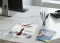 Flyer προώθησης με λαμπερό μπλε και φωτεινό πορτοκαλί, οργανωμένο σχέδιο και ευανάγνωστο κείμενο.