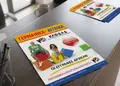 Flyer εκτυπώσεων με εντυπωσιακούς χρωματικούς συνδυασμούς, ιδανικό για προώθηση υπηρεσιών και εκδηλώσεων.