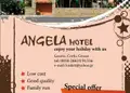 Δημιουργικό flyer προώθησης με ζωντανό μπλε και κίτρινο χρώμα, καθαρή γραμματοσειρά και στρατηγικά τοποθετημένες εικόνες.