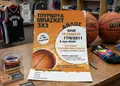 Flyer εκτυπώσεων με ζωντανά χρώματα και ελκυστική διάταξη, ιδανικό για προώθηση υπηρεσιών και εκδηλώσεων.
