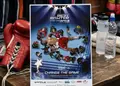 Flyer εκτυπώσεων με ζωντανά χρώματα, προσεγμένη διάταξη και γραφικά για προώθηση προϊόντων και υπηρεσιών.