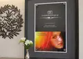 Flyer με μπλε και κίτρινα χρώματα, επαγγελματική διάταξη, ιδανικό για προωθήσεις και εκδηλώσεις.