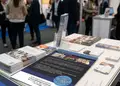 Flyer για προώθηση προσφορών με έντονα χρώματα και οργανωμένη διάταξη, ιδανικό για εκδηλώσεις και υπηρεσίες.