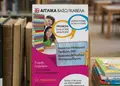 Δημιουργικό flyer προώθησης με έντονες κόκκινες και κίτρινες αποχρώσεις, ιδανικό για προσφορές και νέα προϊόντα.