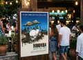 Αφίσα προώθησης εκδηλώσεων με φωτεινά χρώματα και γραφικά, ιδανική για δημόσιους χώρους.