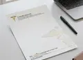Επιστολόχαρτο εκτύπωσης με απαλά χρώματα, κομψό σχέδιο, κατάλληλο για επαγγελματική αλληλογραφία.