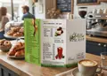 Διαφημιστική μπροσούρα Milk Cafe με ζωντανά χρώματα σε καφέ
