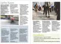 Τρίπτυχη μπροσούρα με φωτεινά χρώματα σε επαγγελματικό περιβάλλον
