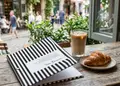 Κατάλογος café με ζωντανά γραφικά και φιλική διάταξη, ιδανικός για προώθηση ροφημάτων και εδεσμάτων.