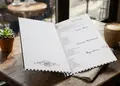 Κατάλογος café με ζωντανά χρώματα και μοντέρνα γραφικά, ιδανικός για την παρουσίαση μενού και ειδικών προσφορών.