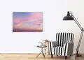 Πίνακας σε καμβά για το χώρο που μπορεί να προορίζεται, με τοπίο και σύννεφα, σε αφηρημένο στυλ και μοντέρνα διακόσμηση.