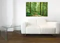 Πίνακας σε καμβά για χώρος που μπορεί να προορίζεται σε σαλόνι, με τοπίο δάσους και αφηρημένο στυλ, σε μοντέρνα διακόσμηση.