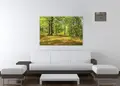 Πίνακας σε καμβά για χώρο που μπορεί να προορίζεται ως σαλόνι, με τοπίο δάσους, σε ρεαλιστικό στυλ και μοντέρνα διακόσμηση.