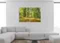 Πίνακας σε καμβά για χώρο που μπορεί να προορίζεται ως σαλόνι, με τοπίο δάσους, σε ρεαλιστικό στυλ και μοντέρνα διακόσμηση.