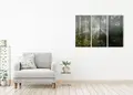 Πίνακας σε καμβά για χώρο που μπορεί να προορίζεται για σαλόνι, με θέμα το τοπίο ενός δάσους, σε ρεαλιστικό και μοντέρνο στυλ.